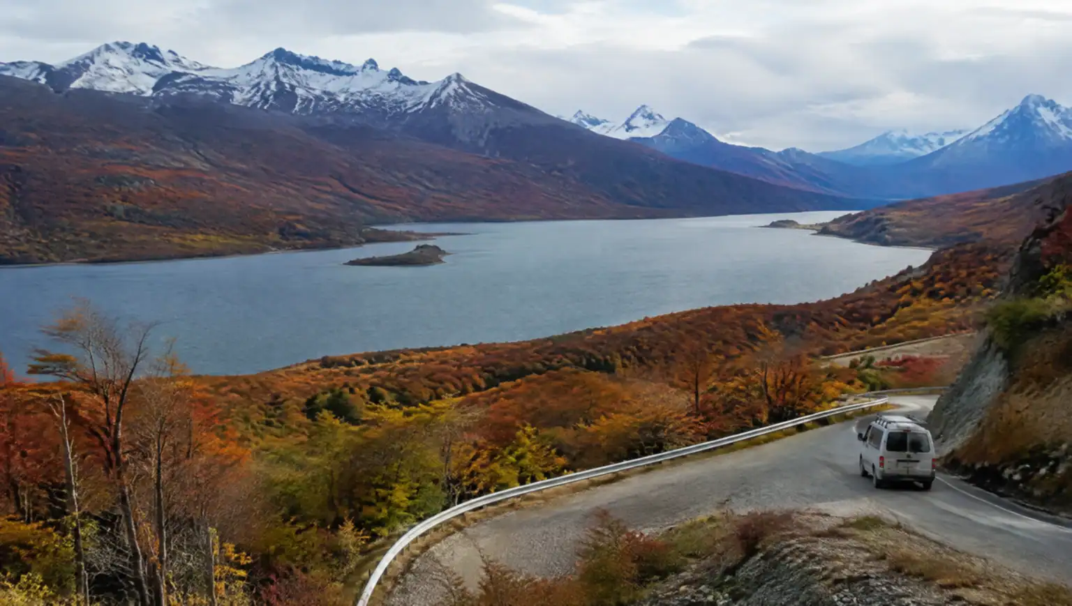 Van de transfer particular no mirante da Passagem Garibaldi entre Ushuaia e Tolhuin