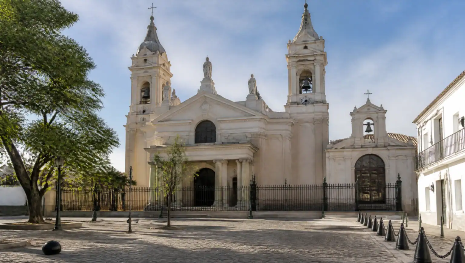 San Isidro cathedral and cobbled plaza in the northern suburbs of Buenos Aires, reached by private transfer from Ezeiza